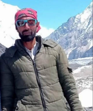 Trekking Expert/Glacier’s Rescuer/Tour guide/Adventure Specialists